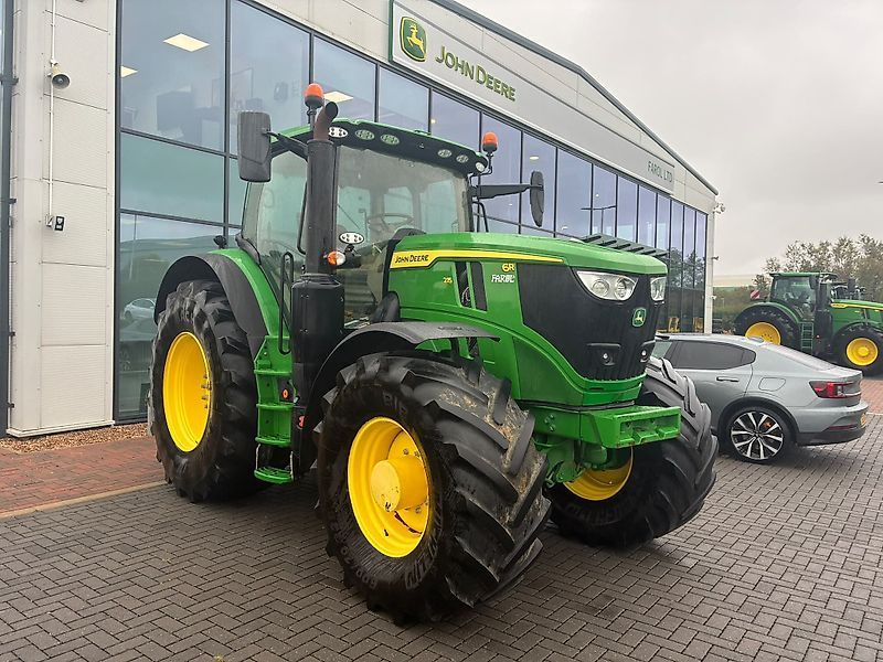 John Deere 6R 215 Tractor €106,117