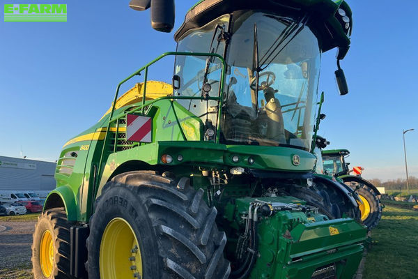 John Deere 8400 Самоходный кормоуборочный комбайн 230 000 €