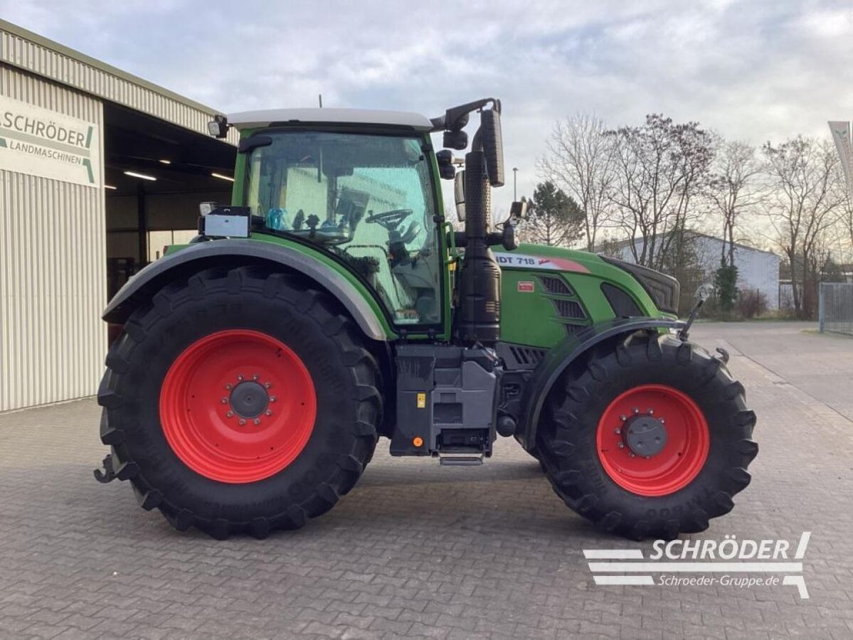 Fendt 718 Vario Profi Plus Tractor €125,885