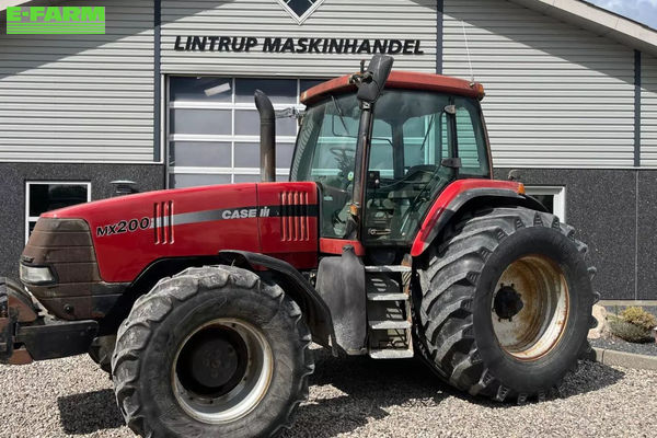 Case IH Magnum 200 Traktor 18 703 EUR