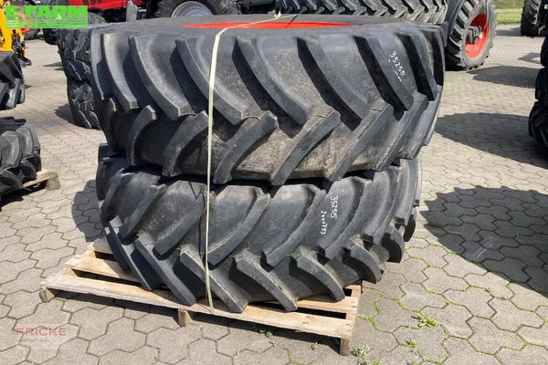 Mitas 2x 540/65 r30 + 2x 650/65 r42 kompletträder Wheel and track €7,900