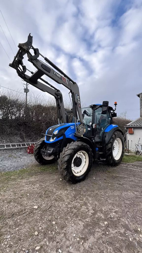 New Holland T5.120 Tractor €65,000