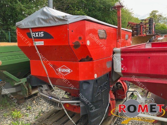 Kuhn axis 40.2 m-emc Fertiliser spreader €7,150