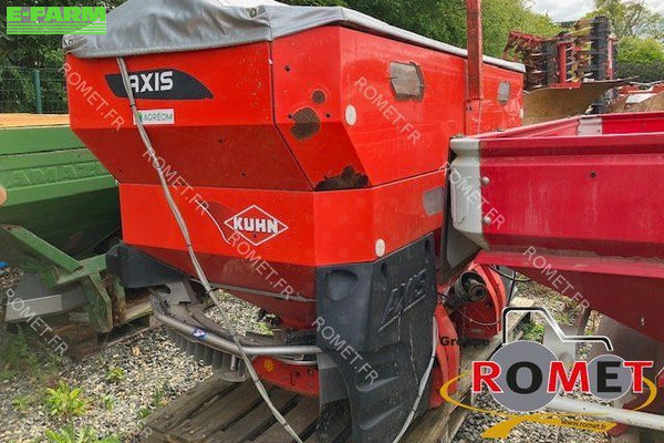 Kuhn axis 40.2 m-emc Fertiliser spreader €7,150