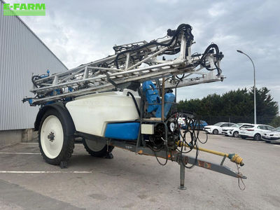 E-FARM: Evrard meteor 3500 - Sprayer - id GSZPNQY - €39,900 - Year of construction: 2011 - France