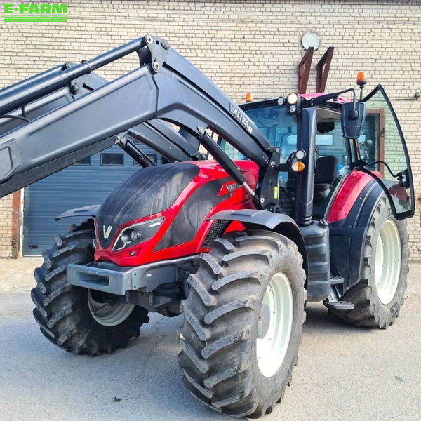 Valtra T 174 Tractor €87,000