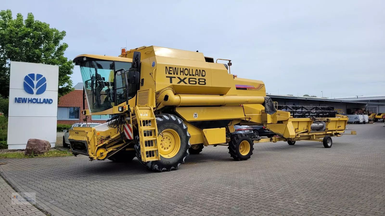 New Holland TX 68 Combine harvester €35,000