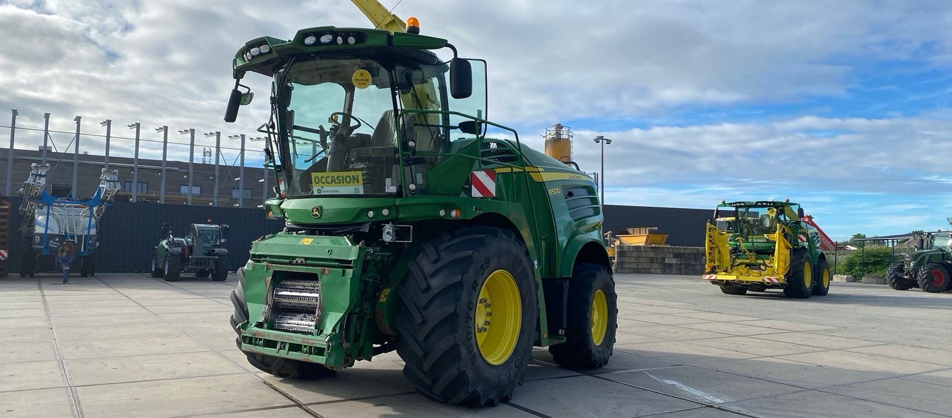 E-FARM: John Deere 8500 - Selvkørende grønthøster - id UMTEDC5 - 143.000 € - Produktionsår: 2019 - Motortimer: 2.366,Motoreffekt (HP): 544,Belgien
