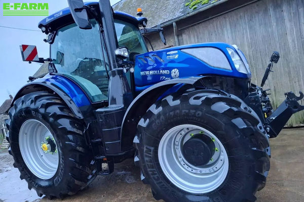 New Holland T7.300 AC Tractor €182,000