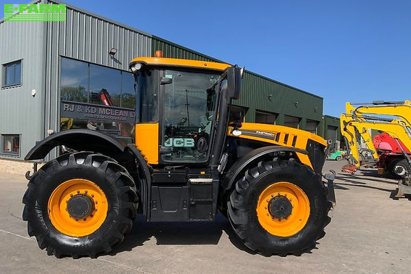 JCB Fastrac 4220 Tractor €92,842