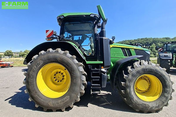 John Deere 7R 330 Tractor €195,000