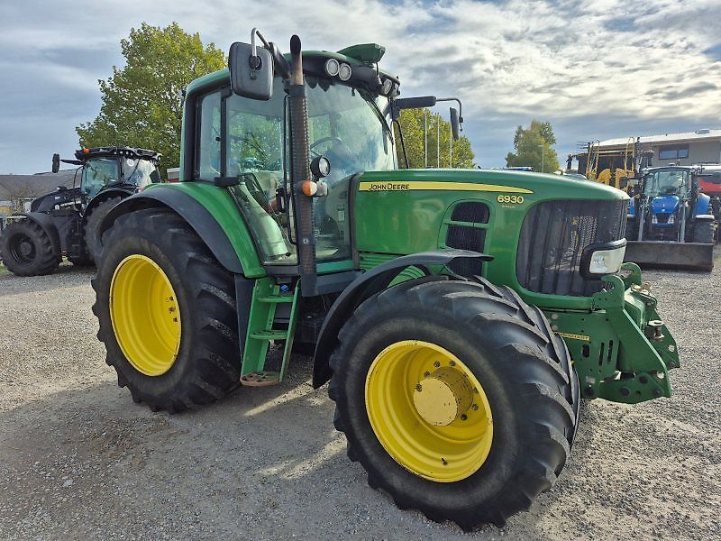 John Deere 6930 Premium Tractor €37,500
