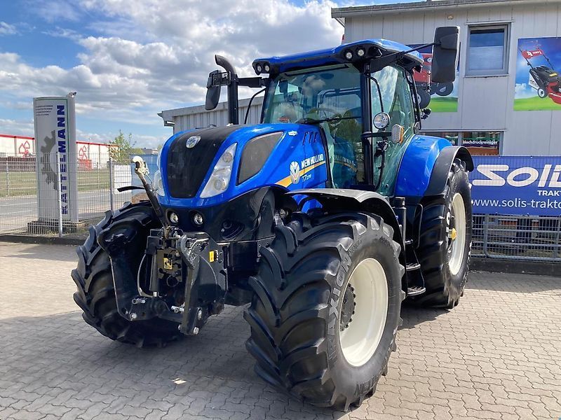 New Holland T7.270 AC Tractor €115,900