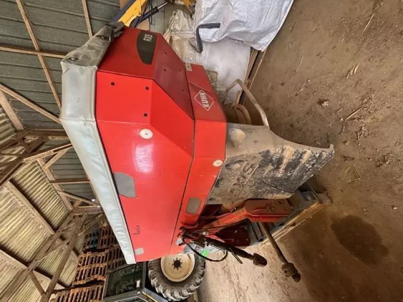 Kuhn axis401wt25iso Fertiliser spreader €9,600
