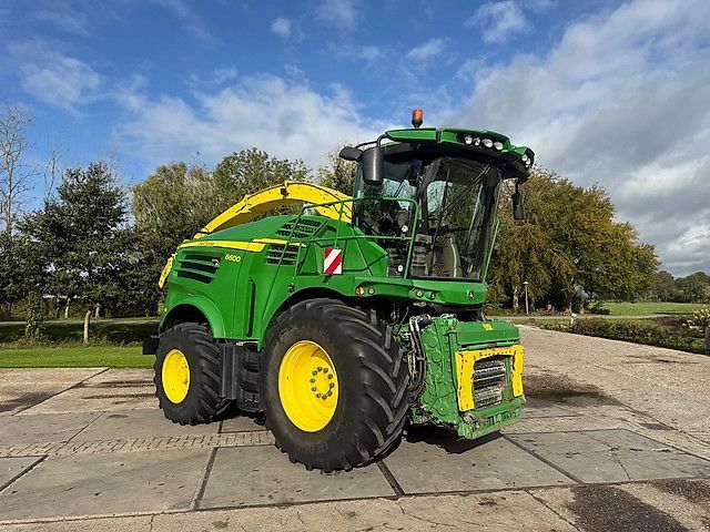 John Deere 8600 Self propelled forage harvester €87,500