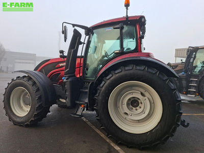 E-FARM: Valtra T 174 - Tractor - id TUUKDEJ - €68,500 - Year of construction: 2020 - Engine hours: 3,700,Engine power (HP): 175,France
