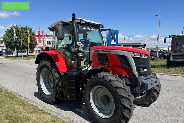 Massey Ferguson 6S.135 Tractor €106,800