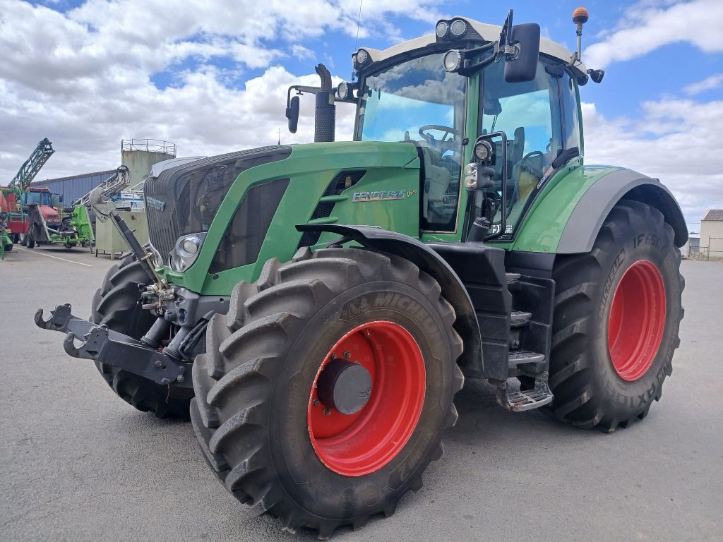 Fendt 826 Vario Tractor €92,000