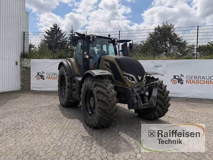 Valtra T 235 Tractor €139,999