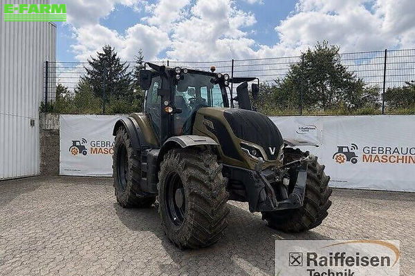 Valtra T 235 Tractor €139,999