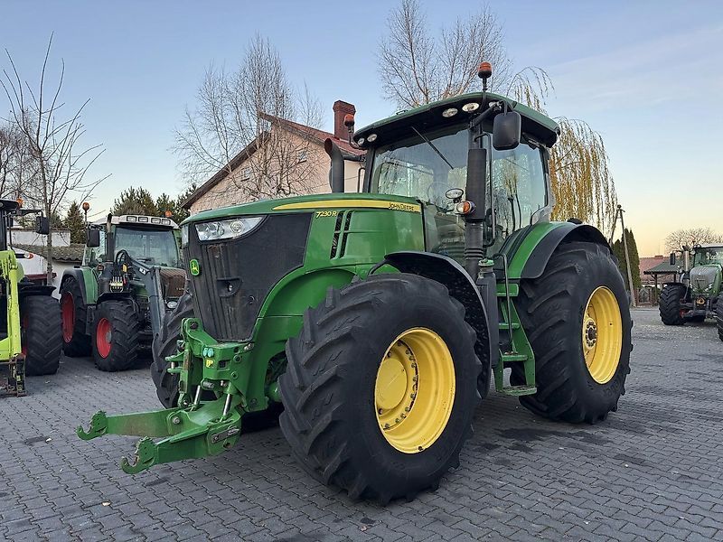 John Deere 7230 R Tractor €43,306