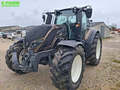 E-FARM: Valtra T 174 - Tractor - id JK8DGJV - €85,000 - Year of construction: 2021 - Engine hours: 3,500,France