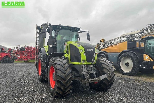 Claas Axion 930 Tractor €122,000