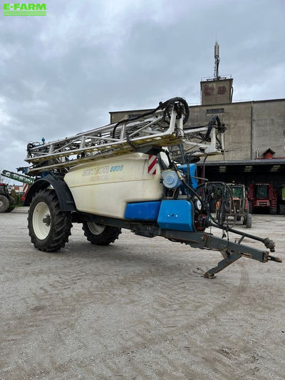 E-FARM: Evrard meteor 6800 - Sprayer - id LF5BKR8 - €40,000 - Year of construction: 2014 - France