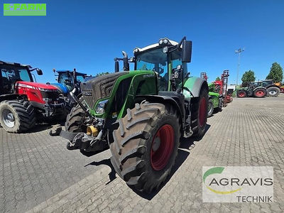 E-FARM: Fendt 828 Vario Profi Plus - Traktor - id EMQVAQH - 97.900 € - Baujahr: 2018 - Abgelesene Motorstunden: 6.200,Motorleistung (PS): 287,Deutschland