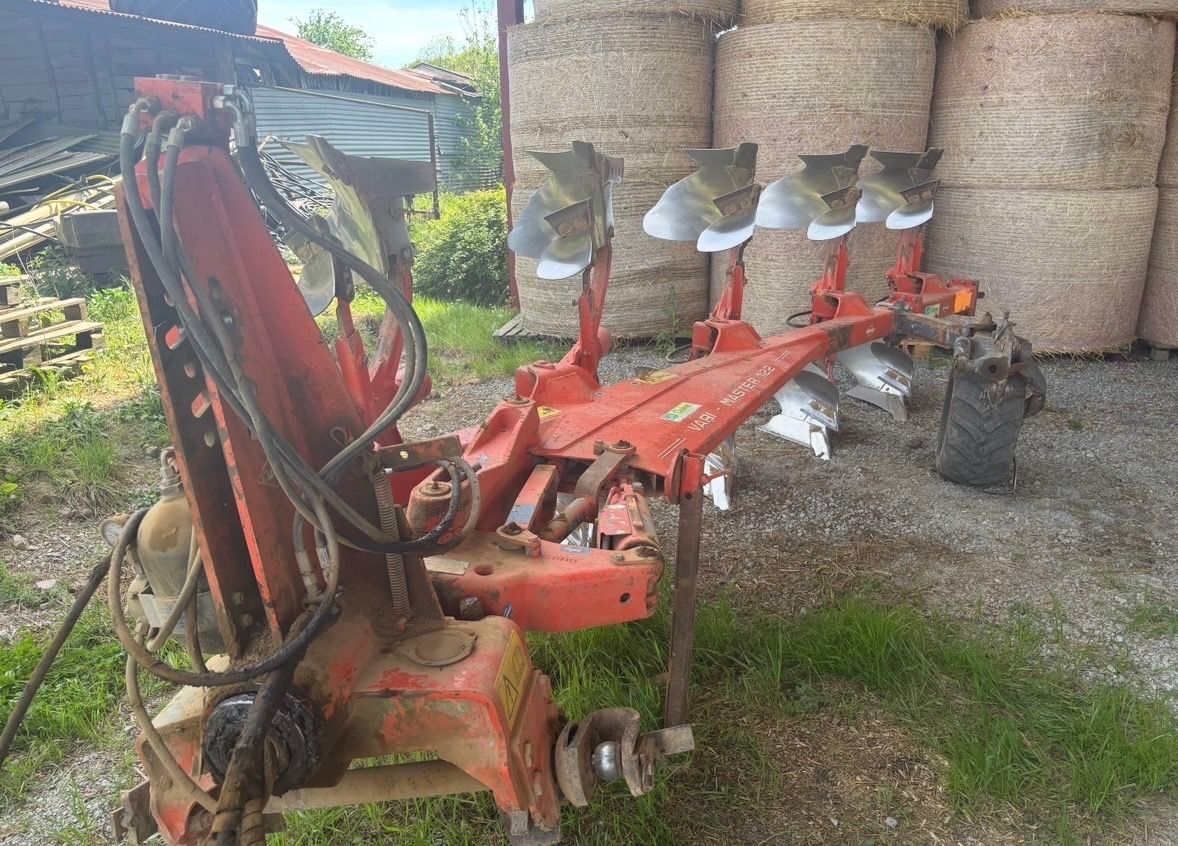 Kuhn varimaster 122 Plough €13,000