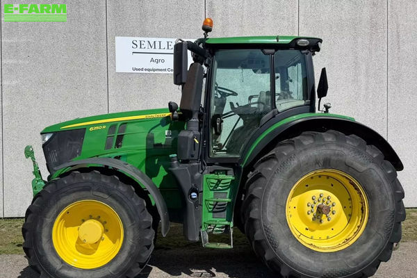 John Deere 6250 R Tractor €100,197