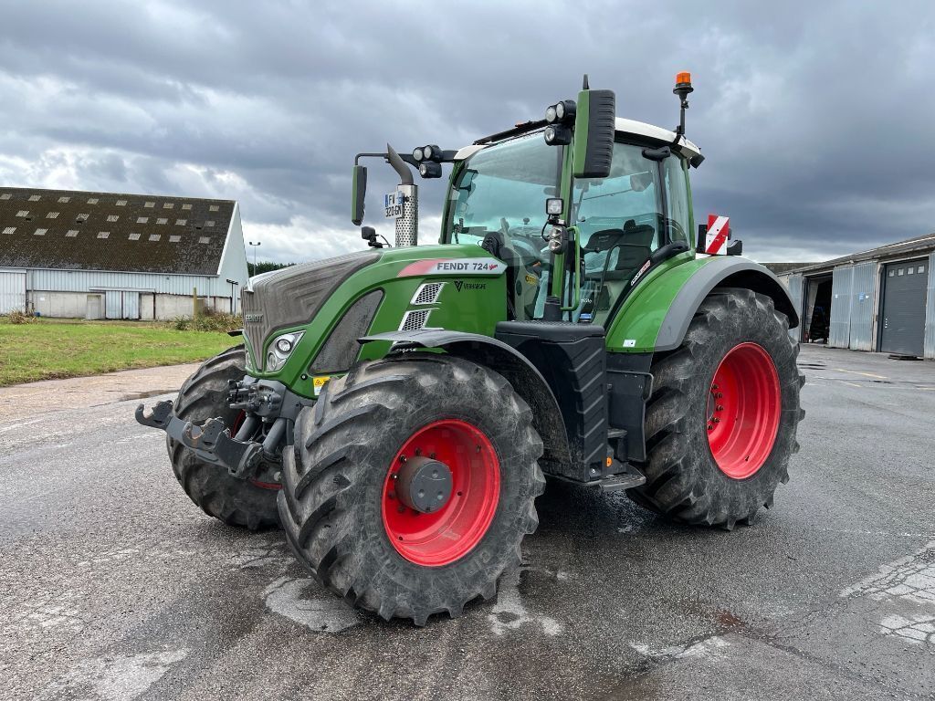 Fendt 724 Vario Tractor €110,000