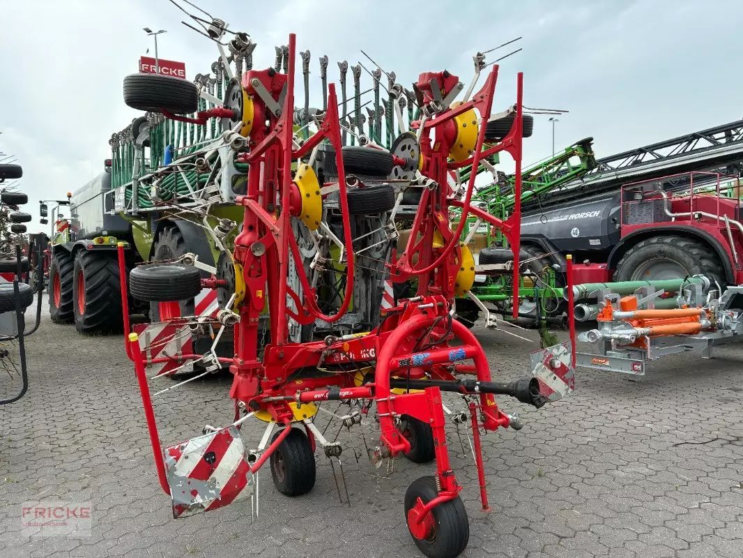 Pöttinger hit 910 h Tedder €6,250