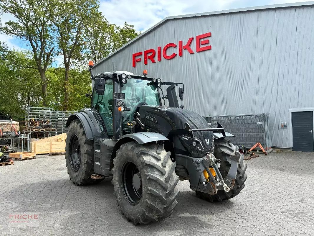 Valtra T 174 Tractor €79,900