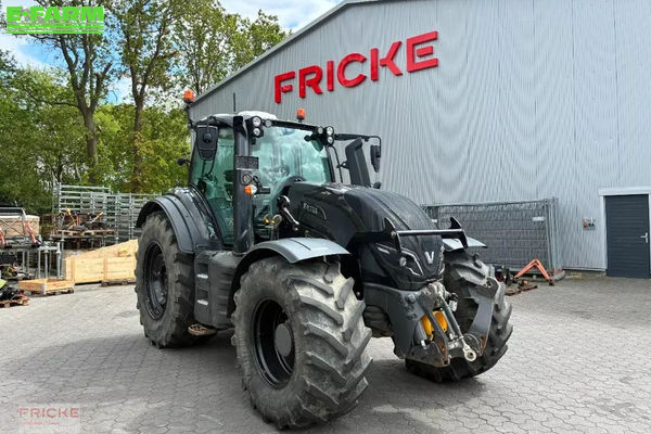 Valtra T 174 Tractor €79,900