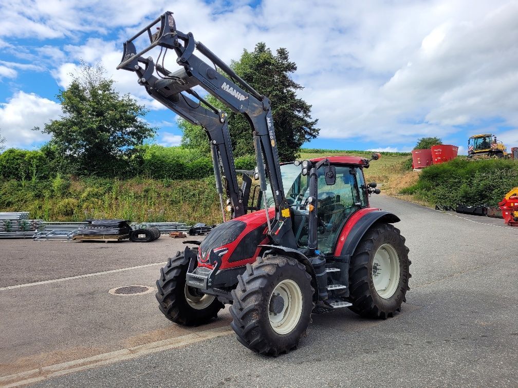 Valtra G 115 Tractor €69,000
