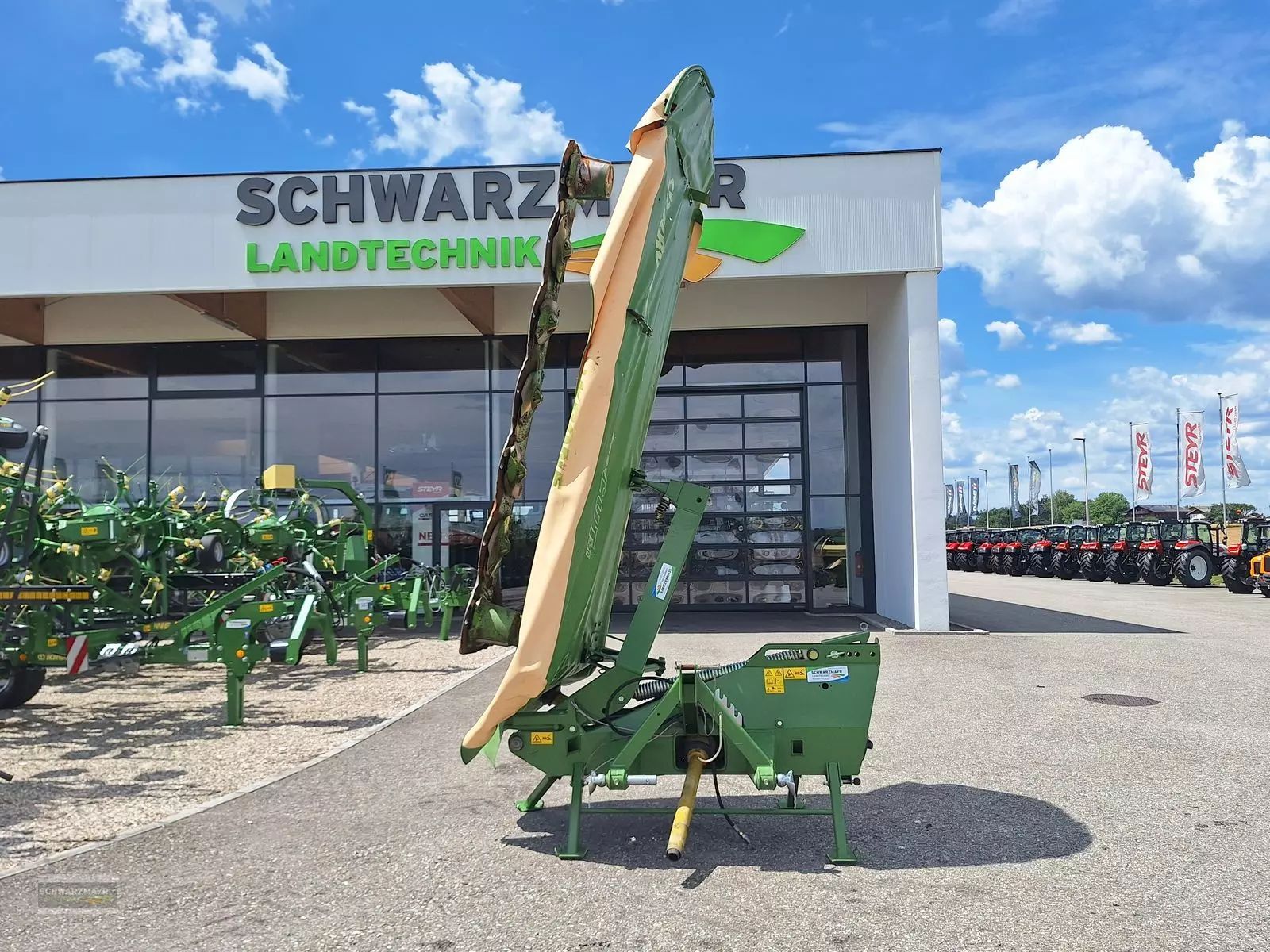 Krone EasyCut R 320 Mower €8,841