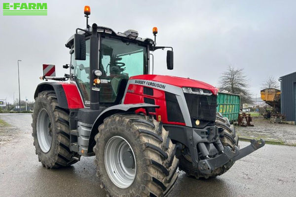 Massey Ferguson 8S.245 Traktor 130 000 €