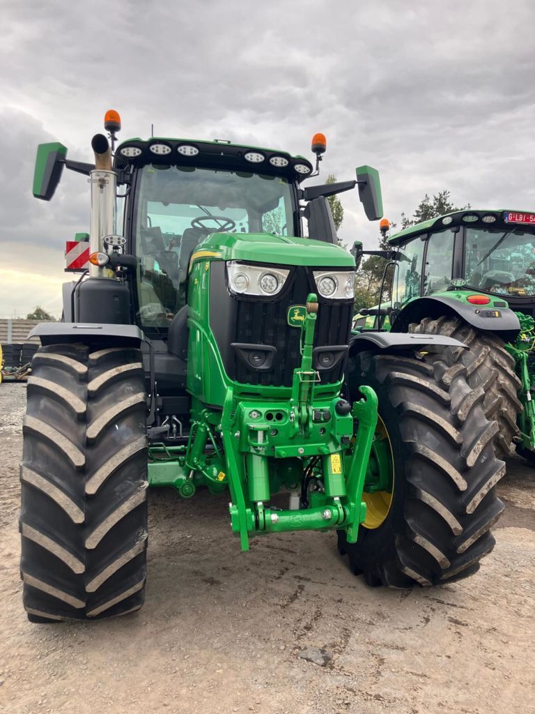 John Deere 6R 230 Tractor €156,871