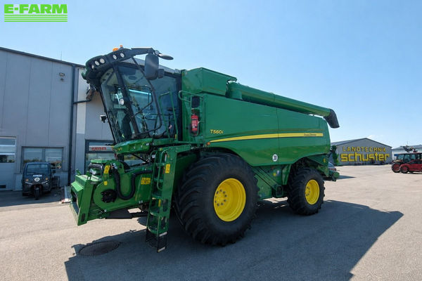 John Deere T 560 Combine harvester €185,000