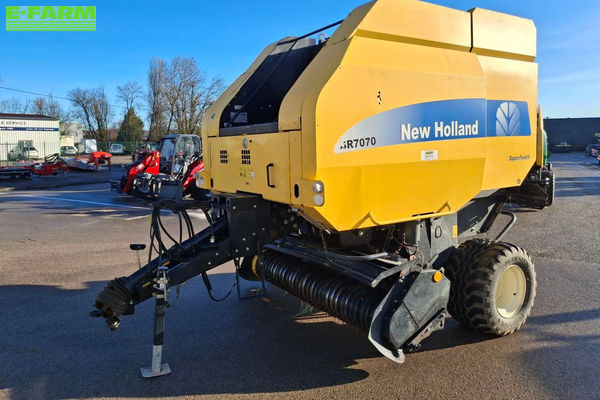 New Holland T 7070 Baler €12,000