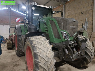 E-FARM: Fendt 826 Vario - Tractor - id CVLG61P - Year of construction: 2015 - Engine hours: 4,500,Engine power (HP): 260,Italy