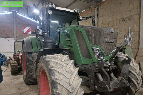 Fendt 826 Vario Tractor