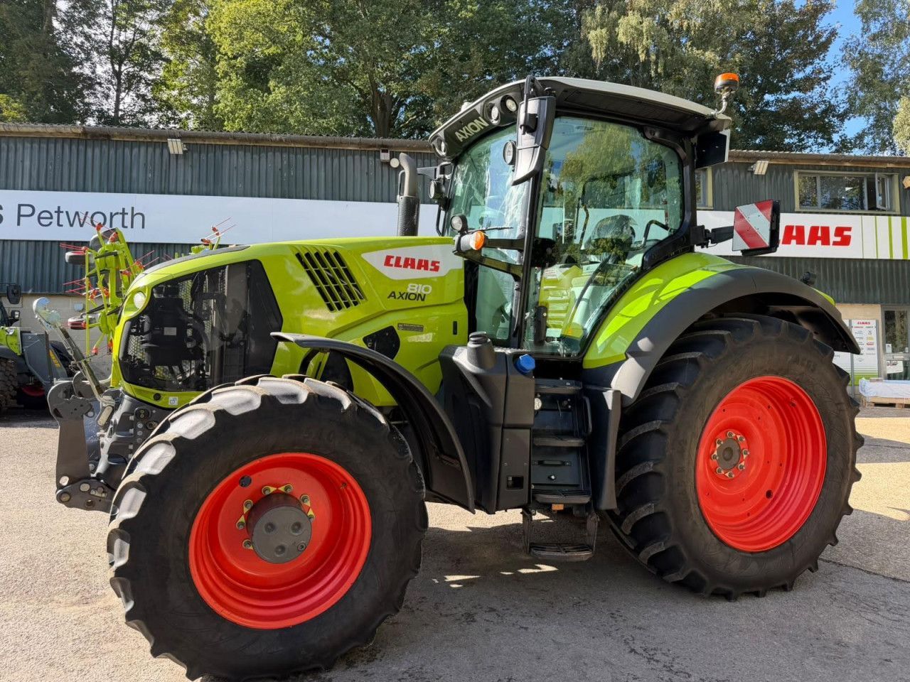 Claas Axion 810 Tractor €104,780
