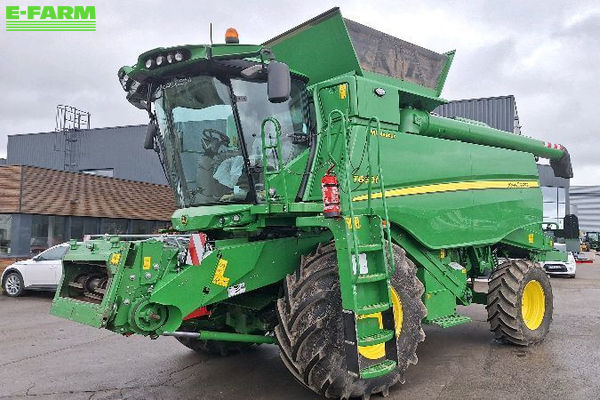 John Deere T 660 HM Combine harvester €275,000
