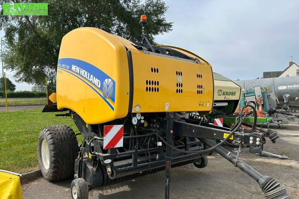 New Holland roll belt 150 Baler €25,000