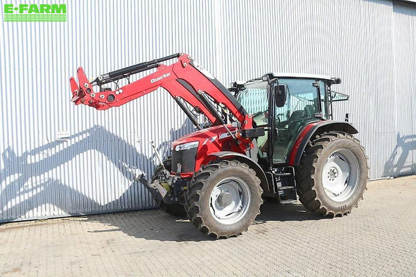 Massey Ferguson 5711 Tractor €77,982