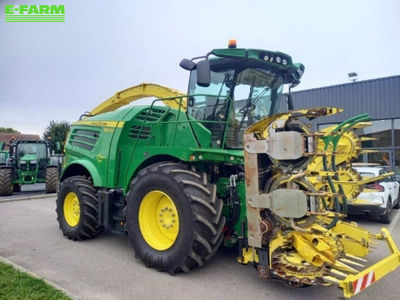 E-FARM: John Deere 8400 - Самоходный кормоуборочный комбайн - id CH1KADQ - 215 000 € - Год выпуска: 2022 - Отработанные часы: 1 241,Мощьность двигателя: 532,Франция